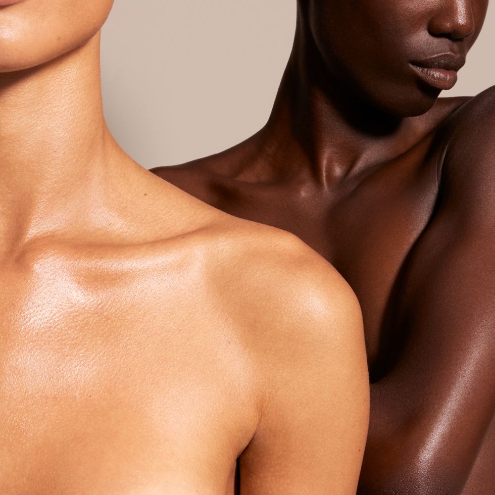 Zwei Frauen mit gepflegter, strahlender Haut